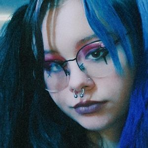 Meet your Posher, Maeve